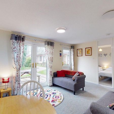 Вилла 58 Trevithick Court, Tolroy Manor Хейл Экстерьер фото